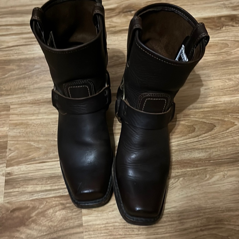 MAKE ME A REASONABLE OFFER! Frye brown leather harness ankle boots size 6.5